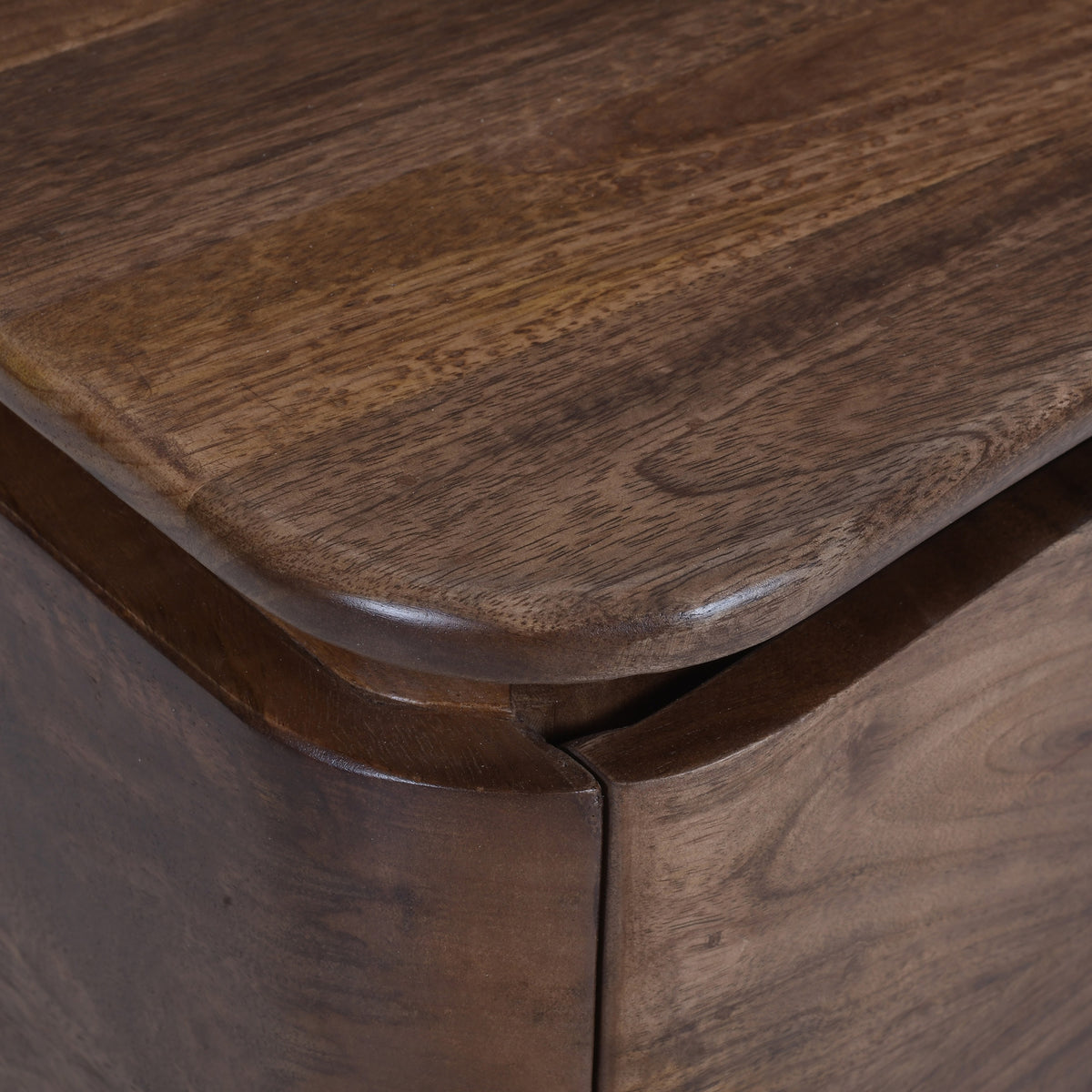 Akila Nightstand Walnut detail